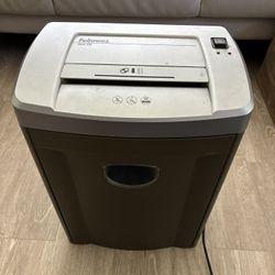Fellowes PS70-2CD Shredder (used)