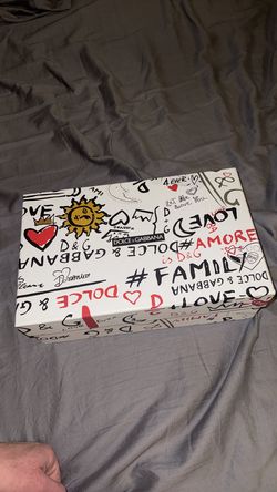 D&G shoe box . Just the box