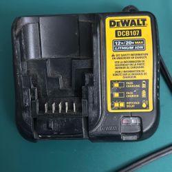 Dewalt Charger DCB107