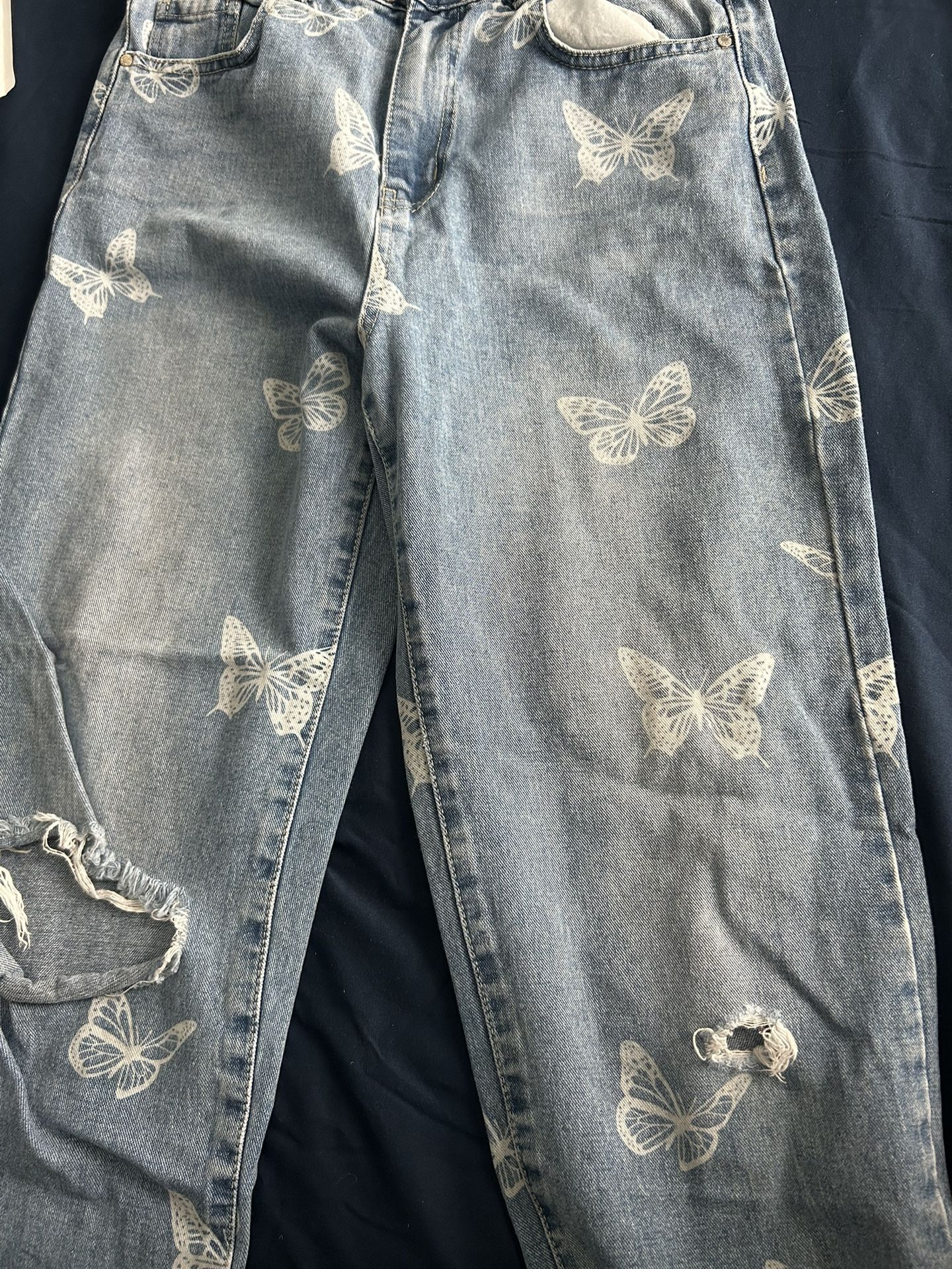 Butterfly Ripped Knee Jean