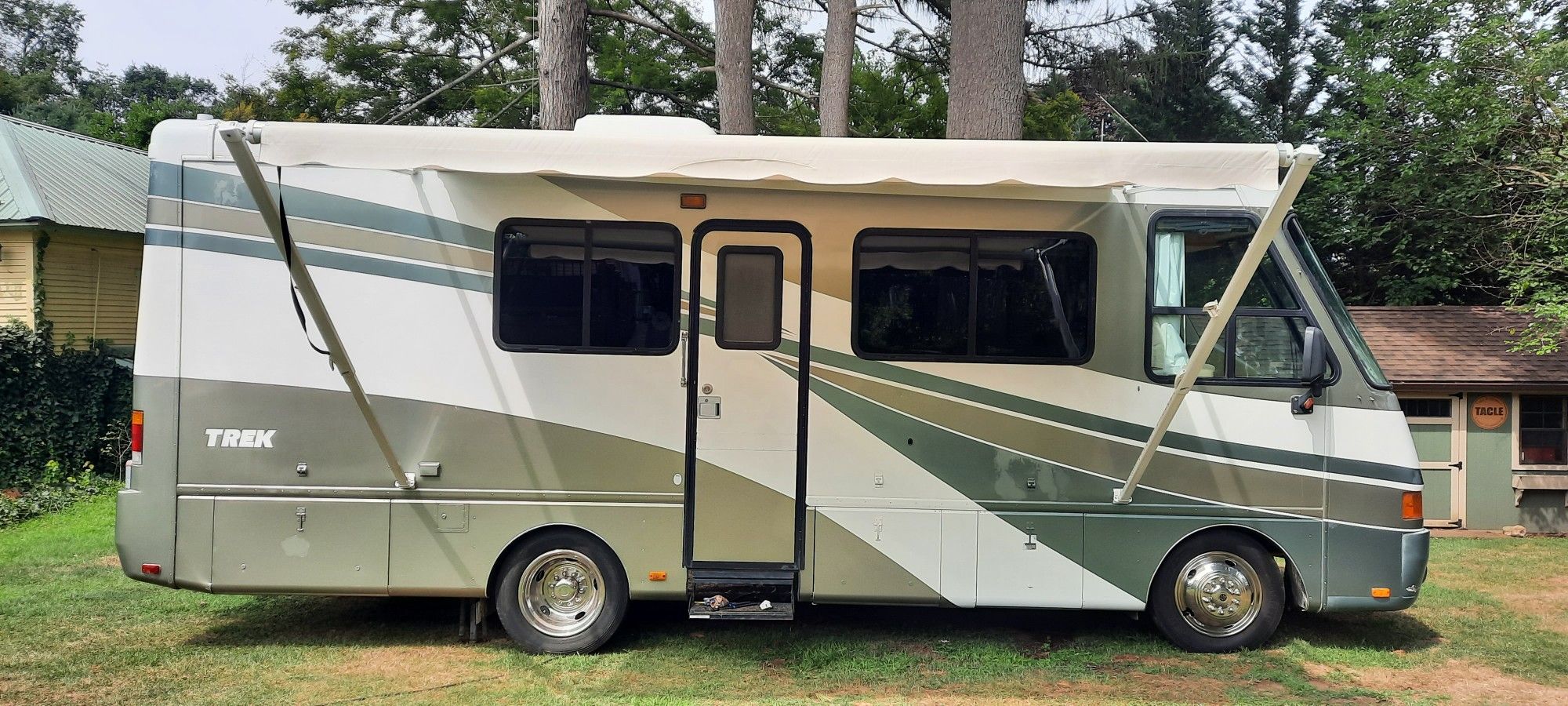 2001 Safari Trek