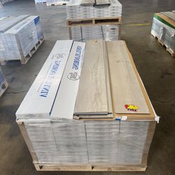 Up $0.89/sq ft 5.5mm~10mm Luxury Vinyl Plank Flooring SPC Flooring Wholesale Price 100+ Colors Available