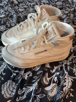 Reebok High Tops Women’s Size 8