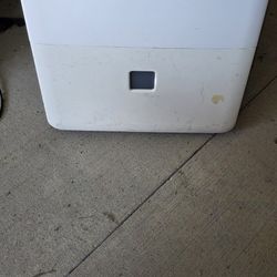 Danby 21L Dehumidifier 
