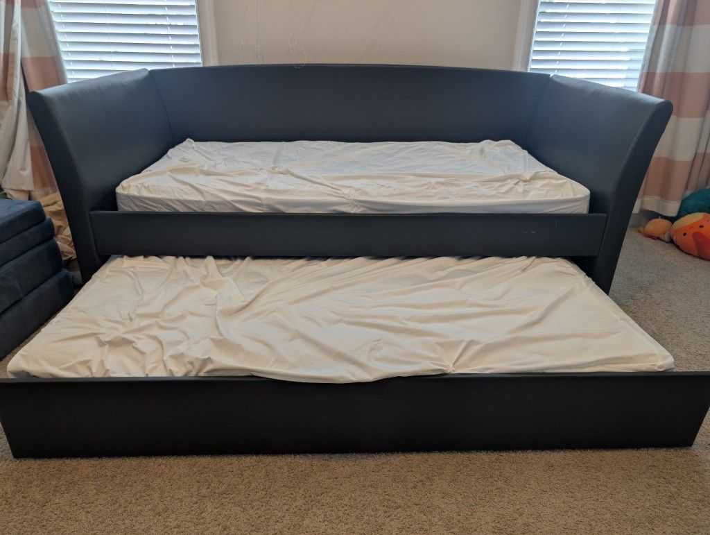 Daybed With Trundle