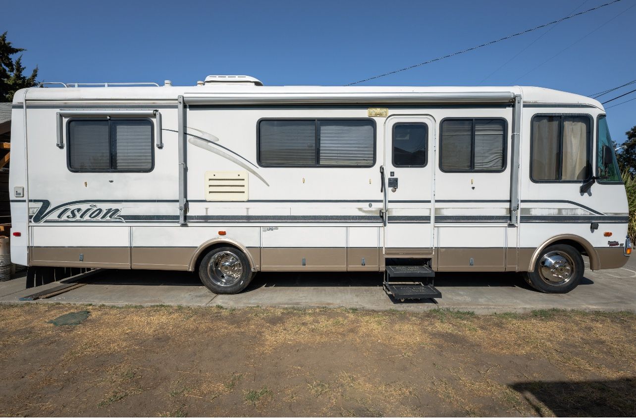 2000 RexHall Motor Home 30 Ft.