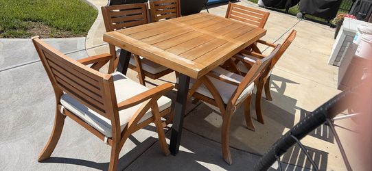 Outdoor table and chairs