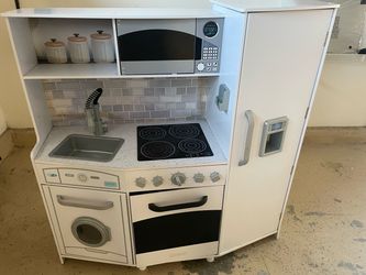 Play kitchen