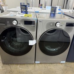 Brand New LG Stainless Steel Front Load Washer And Gas Dryer Set 