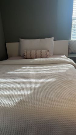 Full bedroom