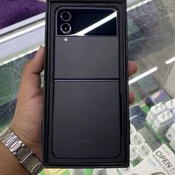 Samsung Galaxy Z Flip 4 Unlocked 🔓