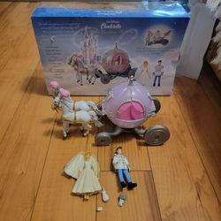 Rare Disney Cinderella Deluxe Wedding Play Set
