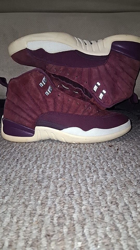 Jordan 12 Bordeaux Size 10.5