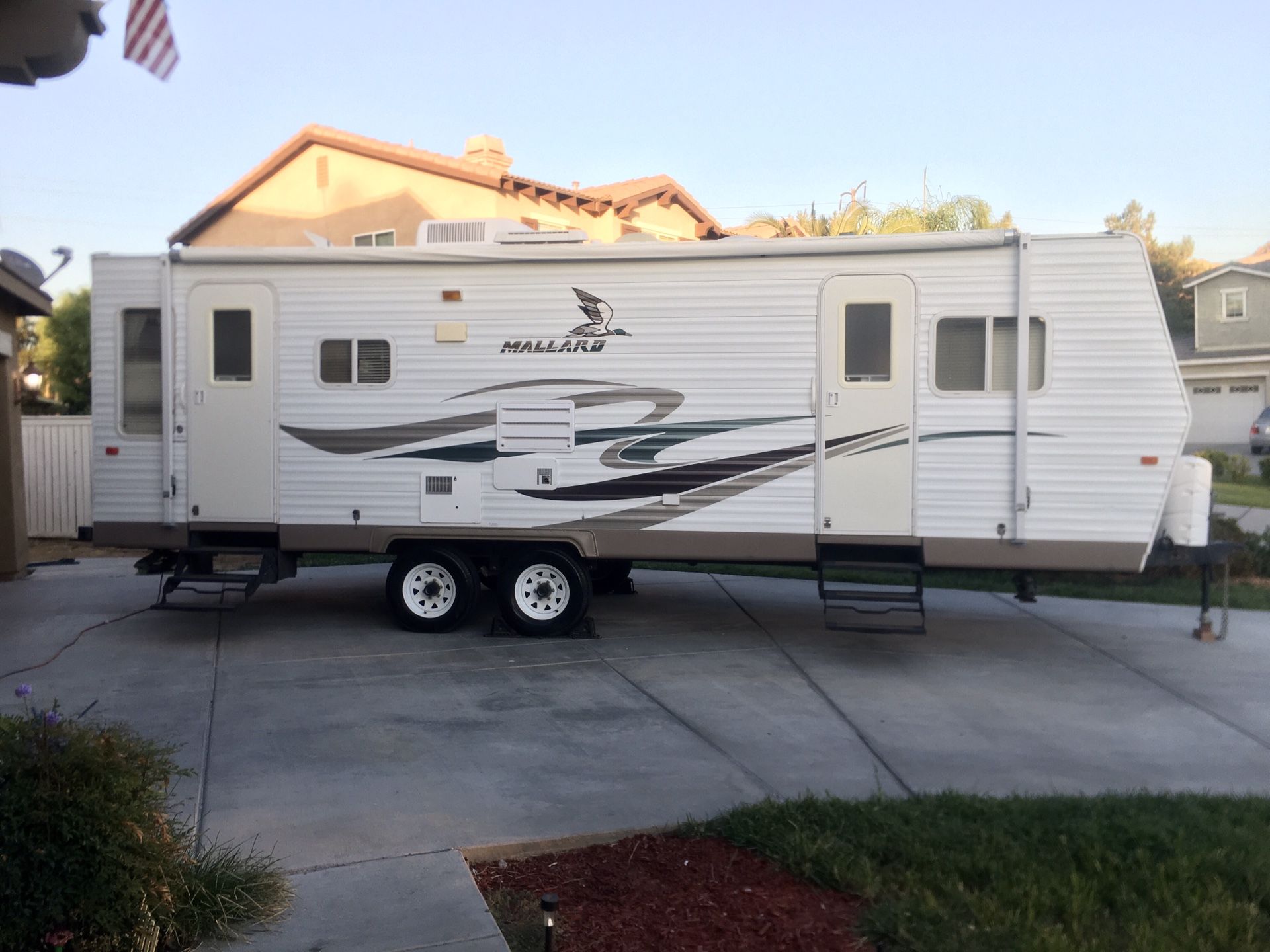 2008 Fleetwood Mallard 26frs Travel Trailer