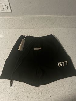 essential shorts