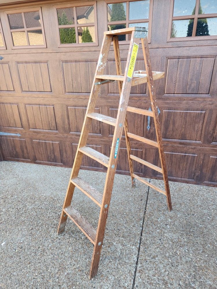 *** 6 FT Ladder ***