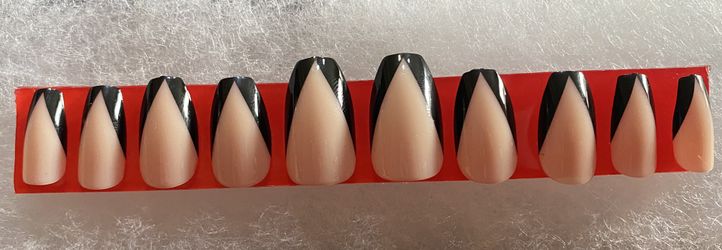 Press on nails