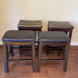 4 Wood Cushioned Island Chairs