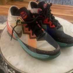 Basketball Gym Shoes Size 7