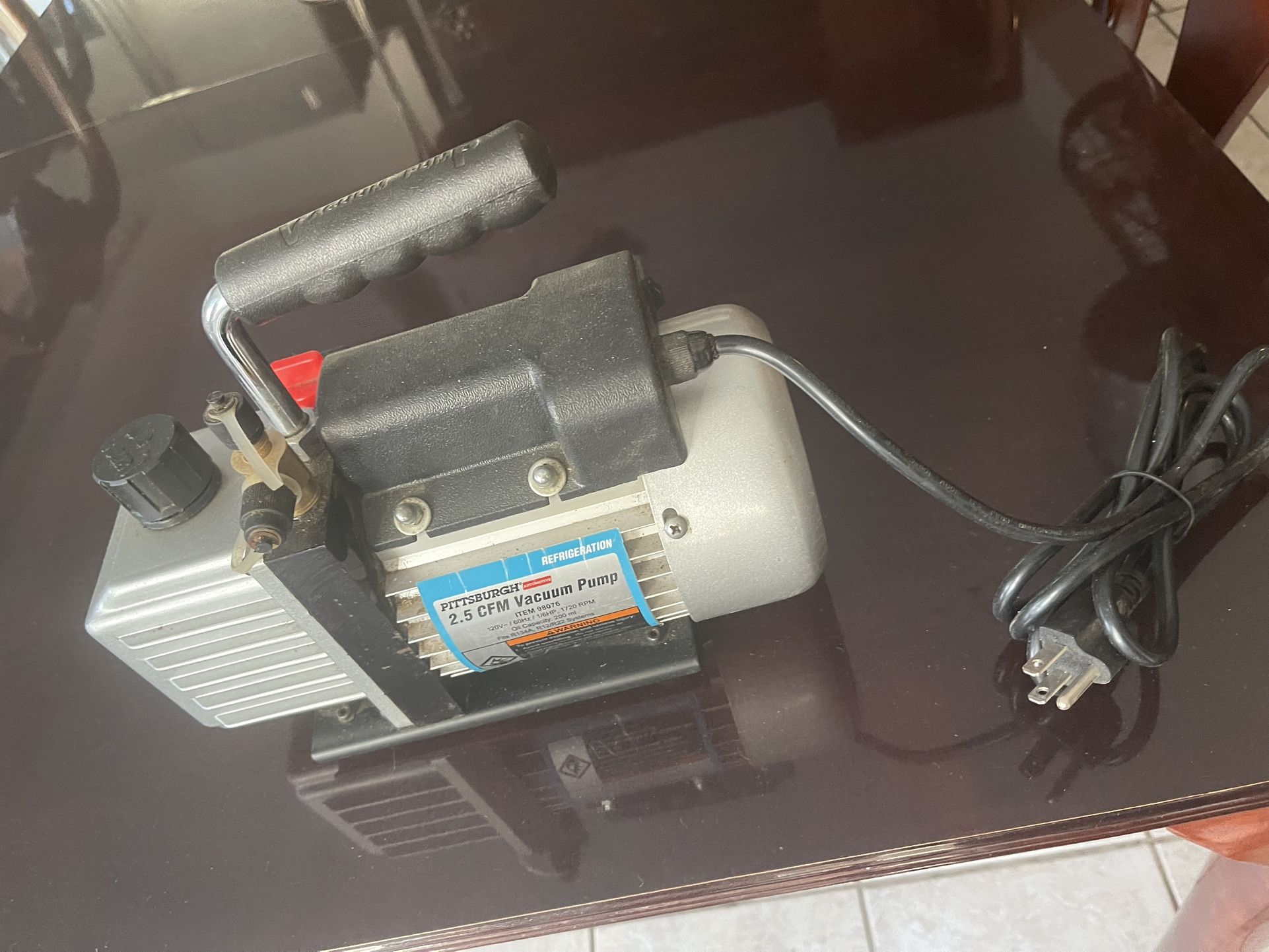 2.5 CFM Vacuum Pump