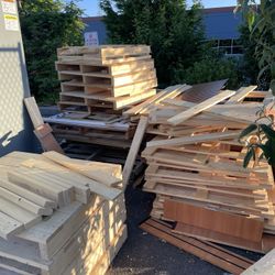 Shipping Pallets & Crates