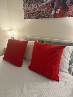 22” X 22” Red Throw Pillows with Removable Insert Excellent Condition