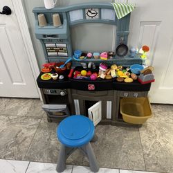 Kitchen play