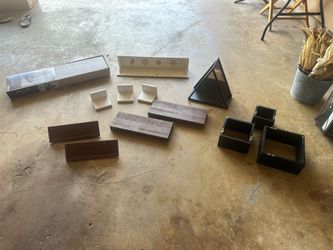 alot of shelves wall decor prices 5 to 20