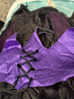 Witches costume, size and pictures