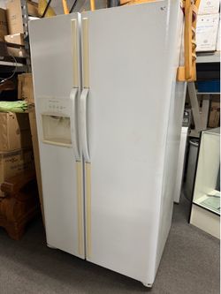 Used Frigidaire side by side 36” wide fridge