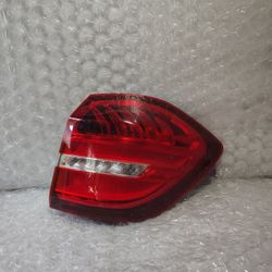17 18 19 MERCEDES GLS CLASS Right Passenger Side Tail Light -OEM