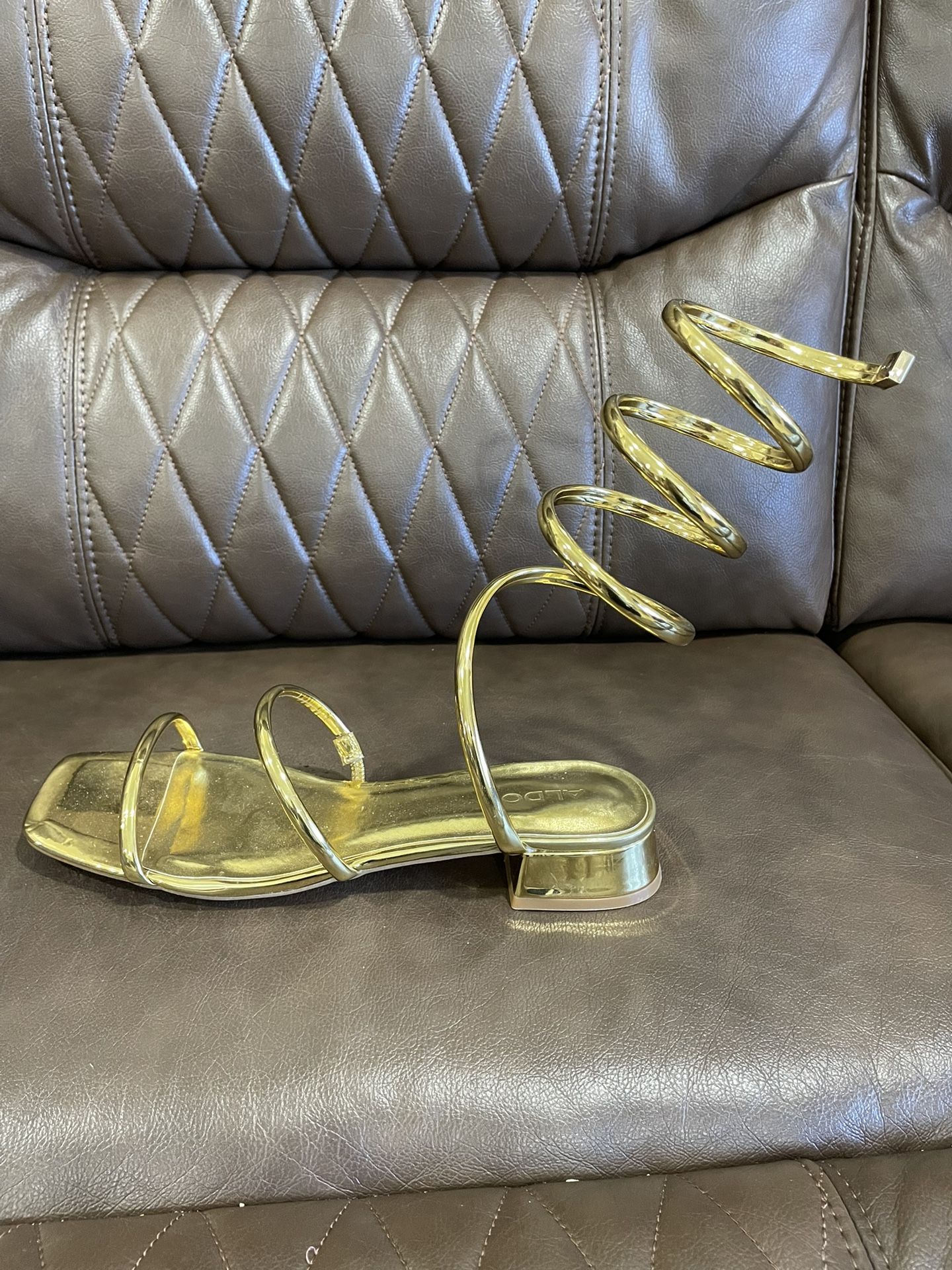 New Pair Aldo Spinna Women’s Flat Sandals Gold M10.0 W11.5
