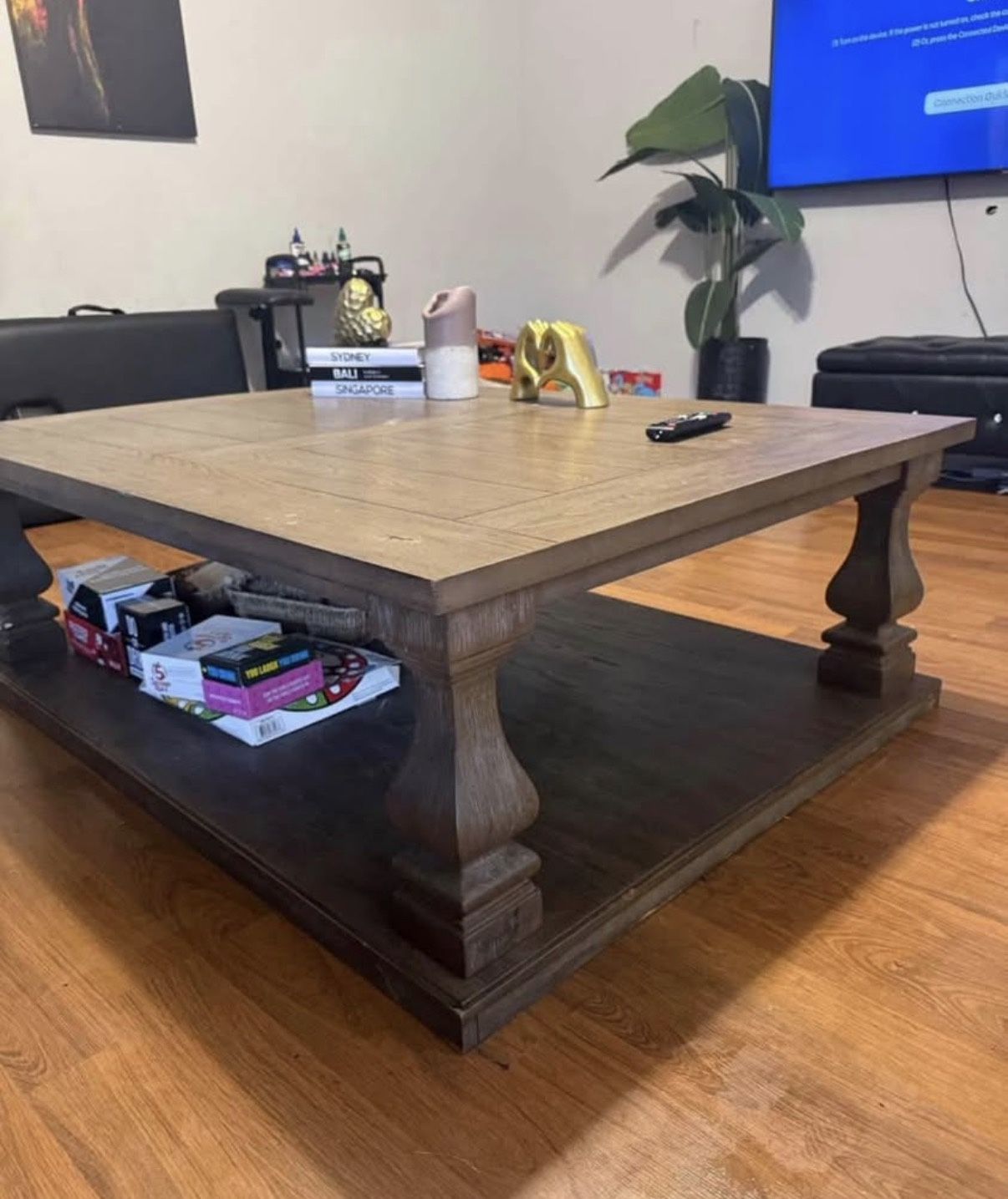 Large wooden coffe table
