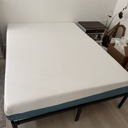 Queen Mattress (washable case)