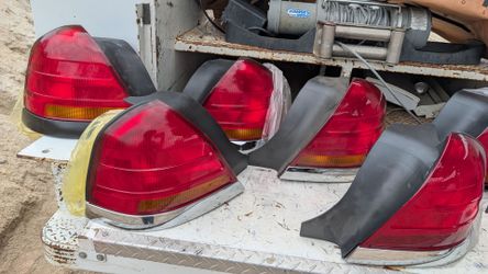 new crown vic taillight aftermarket tail lamp ford victoria lh rh taillights taillamps left right