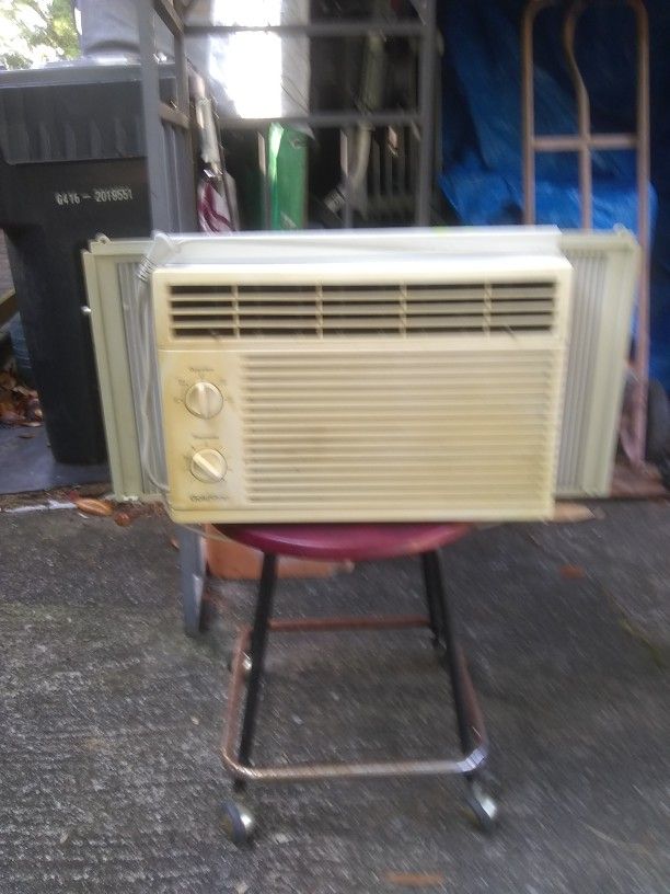 Goldstar: 5,200 BDU Room Air Conditioner.
