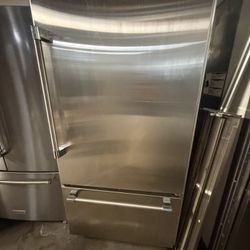 36” Thermador Built In Bottom Freezer Stainless Steel 