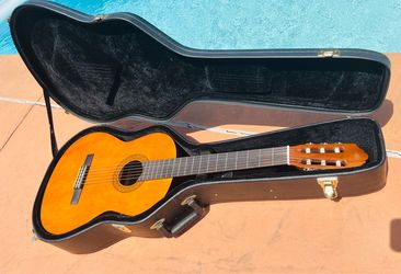 1970s Vintage Yamaha G-40 Classical Guitar + Case – Estate Find