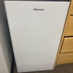 Hisense mini fridge