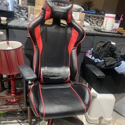 DXRACER Gaming Chair