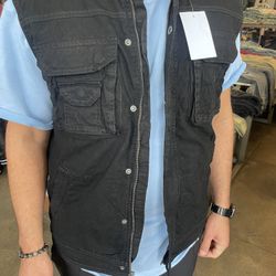 Men’s Black Zip Up Vest