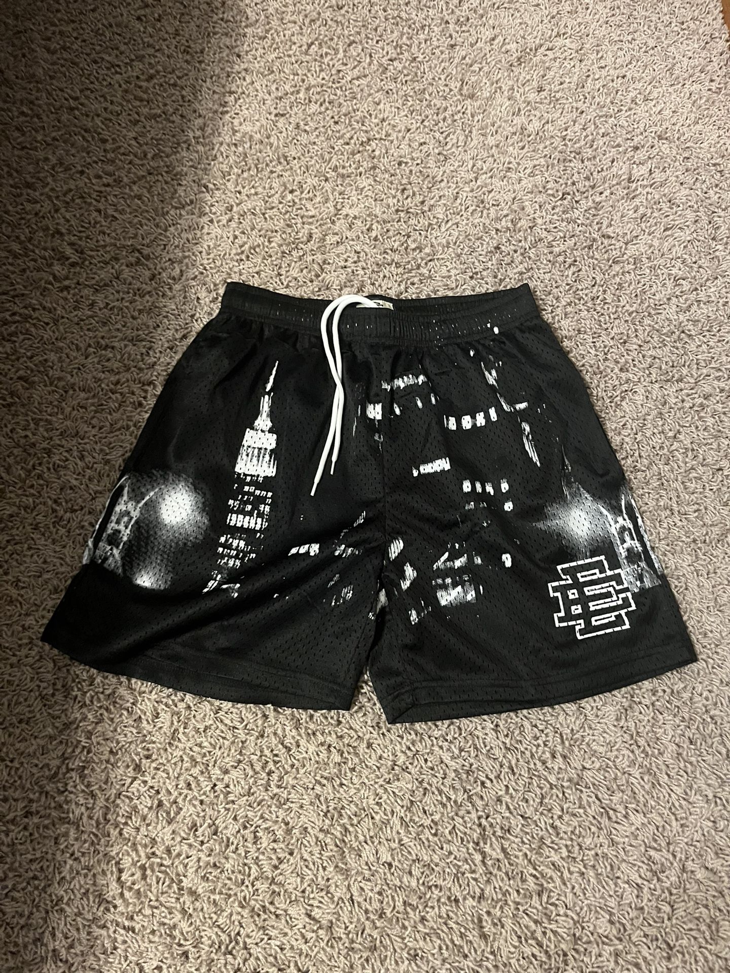 Eric Emmanuel Shorts Size L “SkyLine”