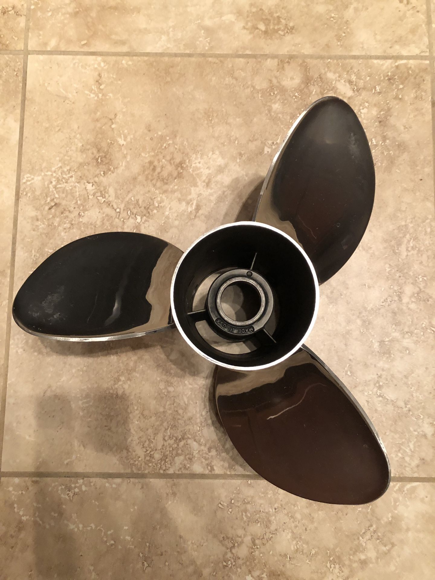 25 Pitch Mercury Tempest Plus 3 Blade Stainless Steel 48-825866 25P Boat Propeller