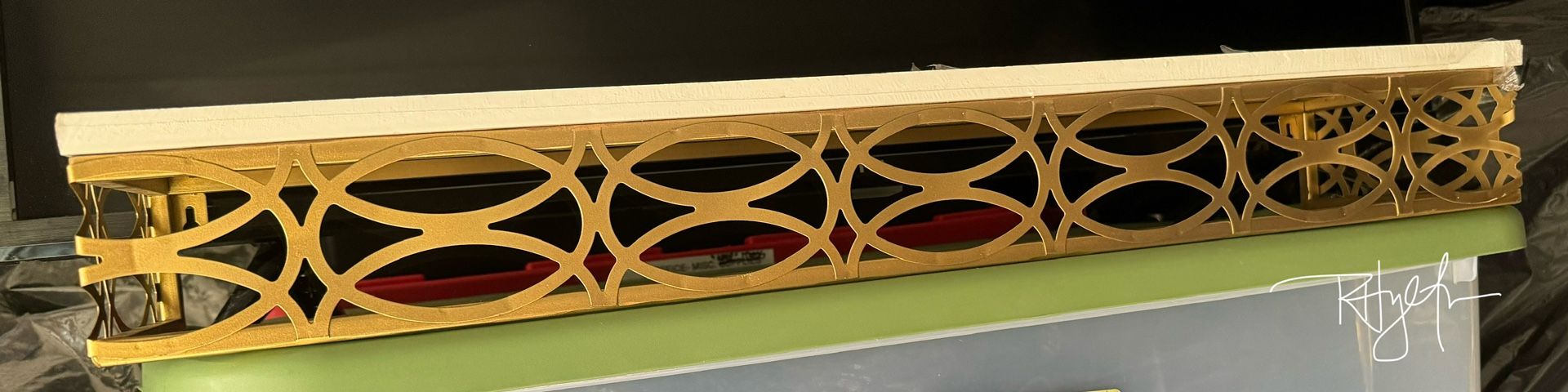 30” Wall Shelf - White And Gold