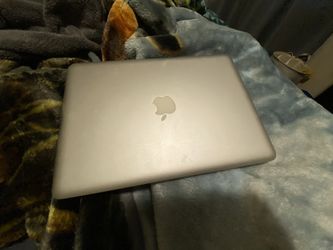 MacBook laptop 13 inch