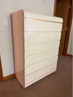 Post Modern, Milo Baughman Style Dresser