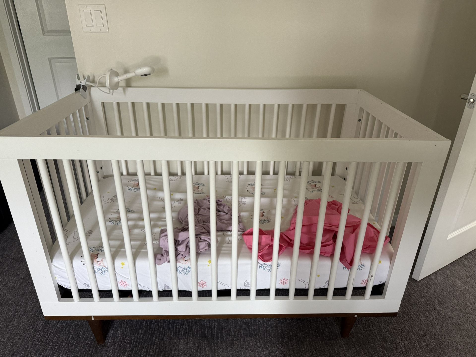 Baby crib + Mattress