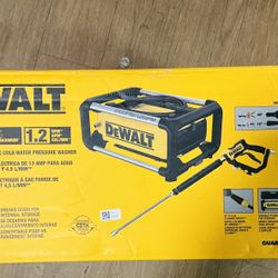 🚿 DEWALT 2100 Max PSI Pressure Washer - $199.99💦