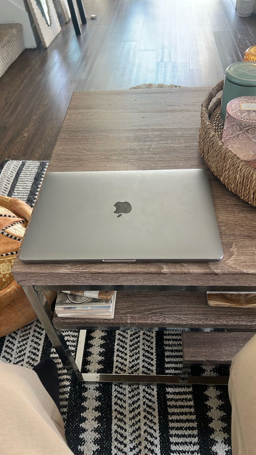 macbook 13 inch M2 2022