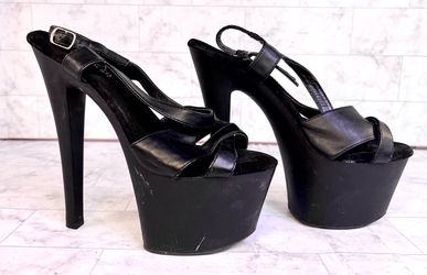 Pumps, heels, clogs